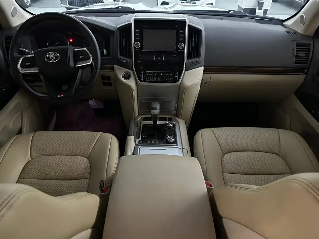 Toyota Land Cruiser 2018 — фото 6