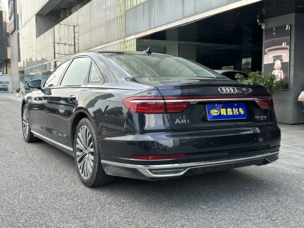 Audi A8 2019 — фото 10