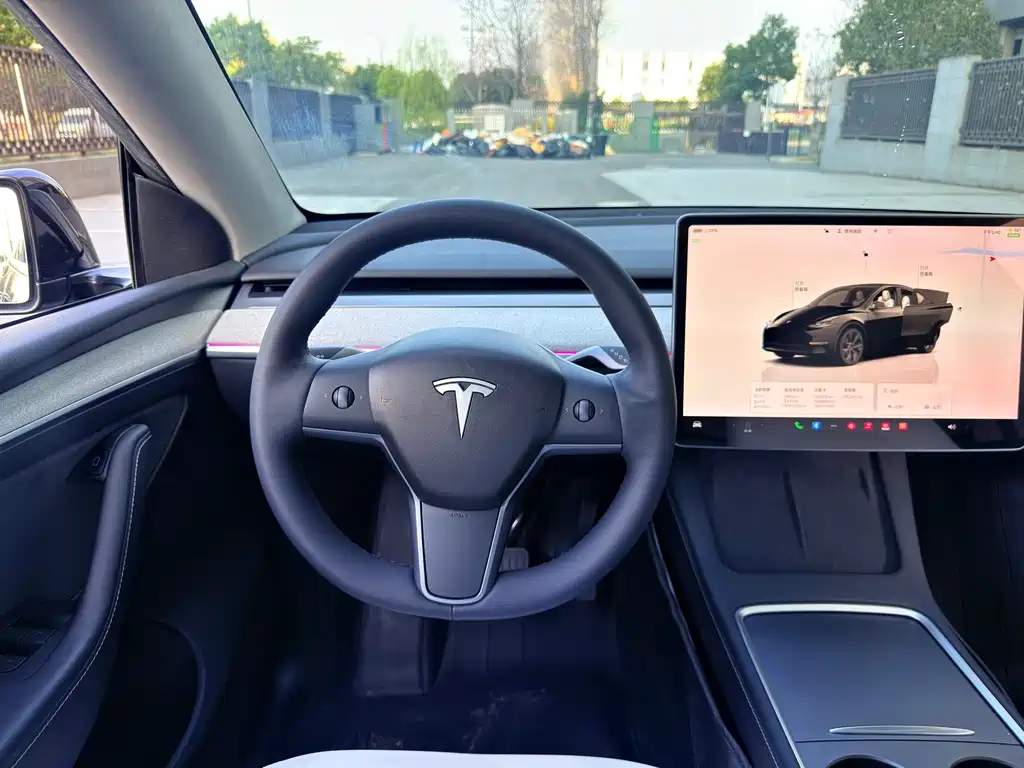 Tesla Model Y 2023 — фото 13