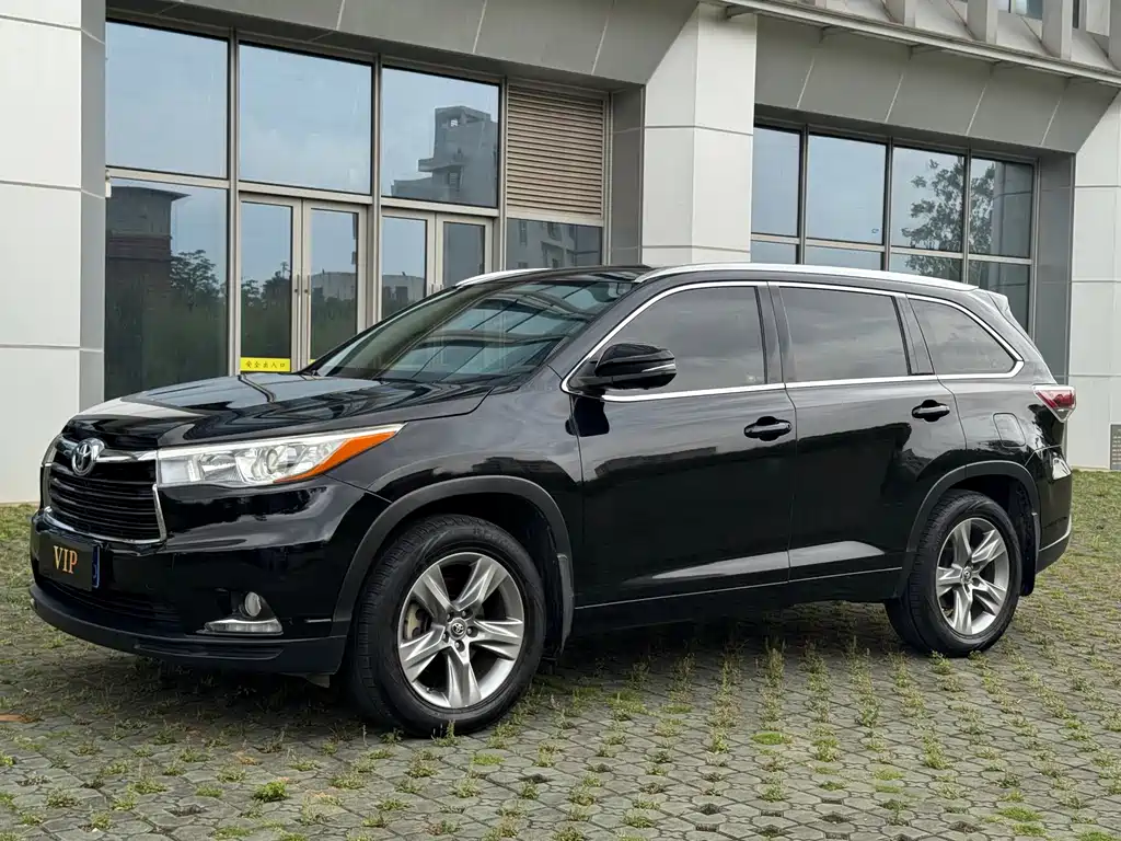 Toyota Highlander 2016 — фото 1