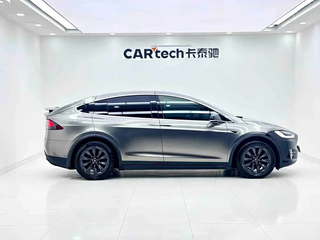 Tesla Model X 2017 — фото 4