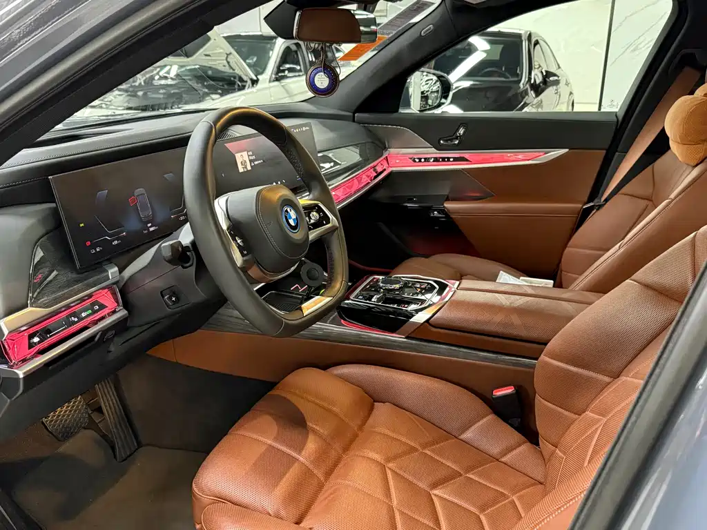 BMW i7 2023 — фото 8