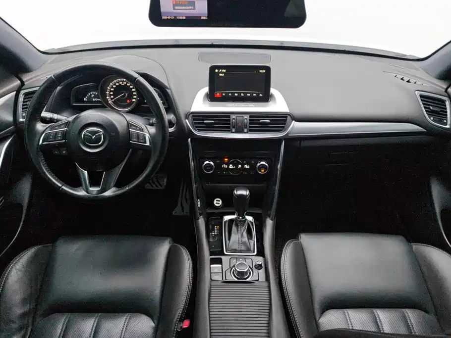 Mazda CX-4 2016 — фото 12
