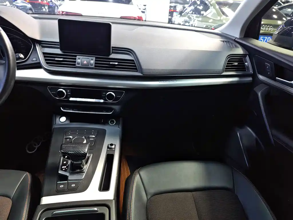 Audi Q5L 2021 — фото 14