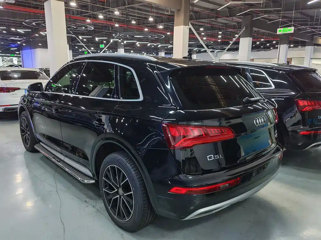 Audi Q5L 2021 — фото 22