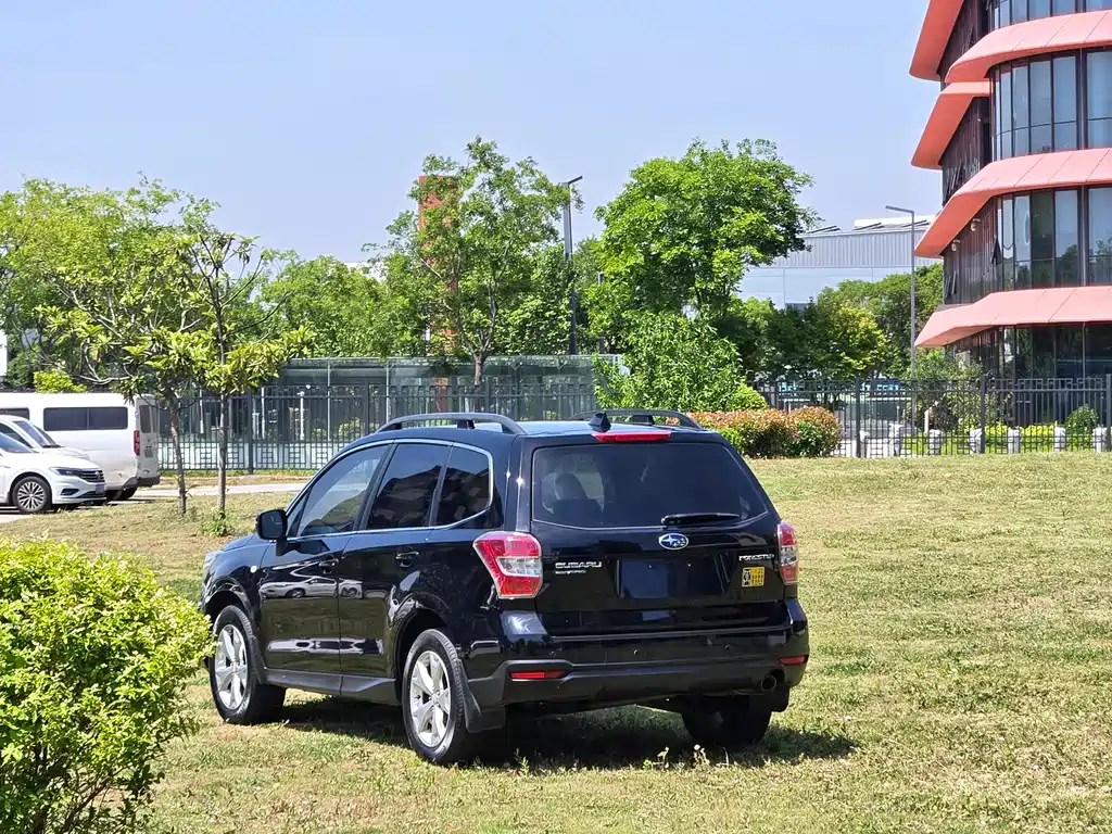 Subaru Forester 2015 — фото 6