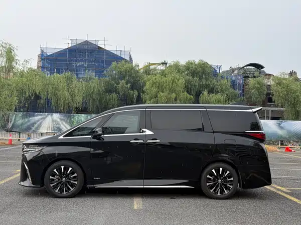 Toyota Wilfa 2023
