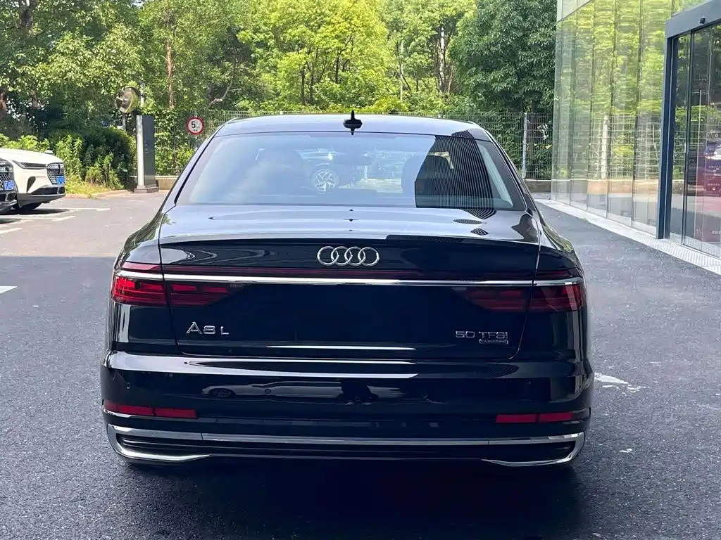Audi A8 2025