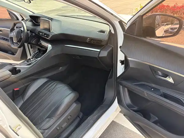 Peugeot 5008 2017