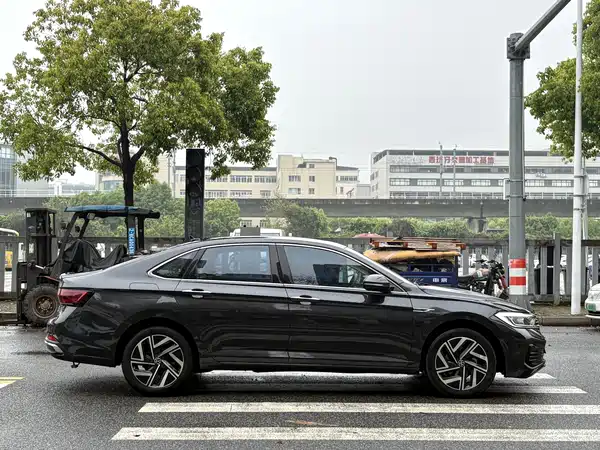 Volkswagen Sagitar 2023