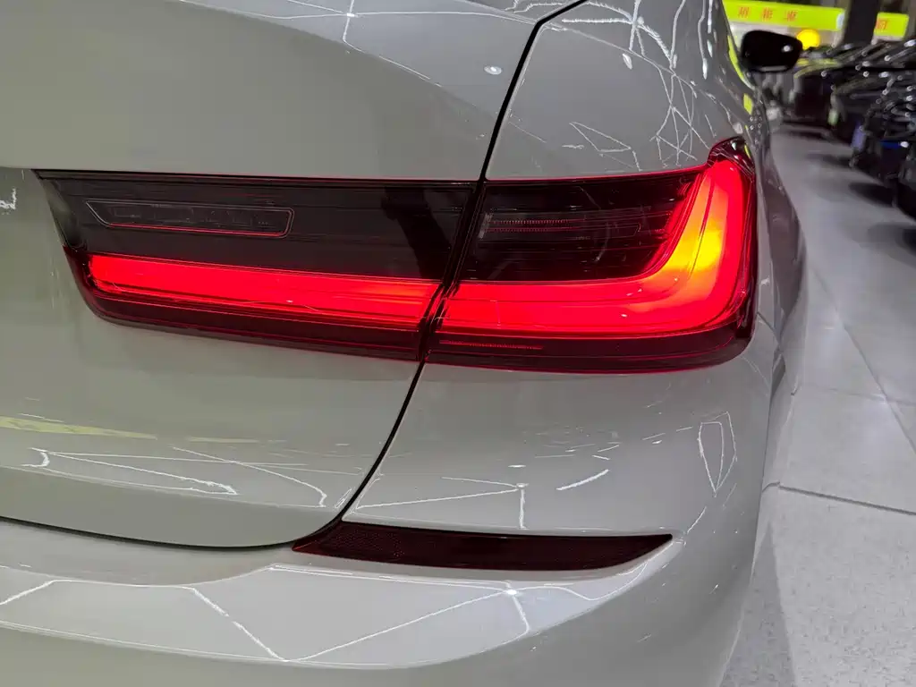 BMW 3 Series 2021 — фото 14
