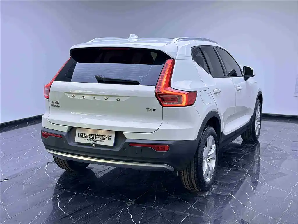 Volvo XC40 2022 — фото 4