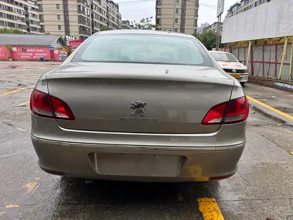Peugeot 408 2011