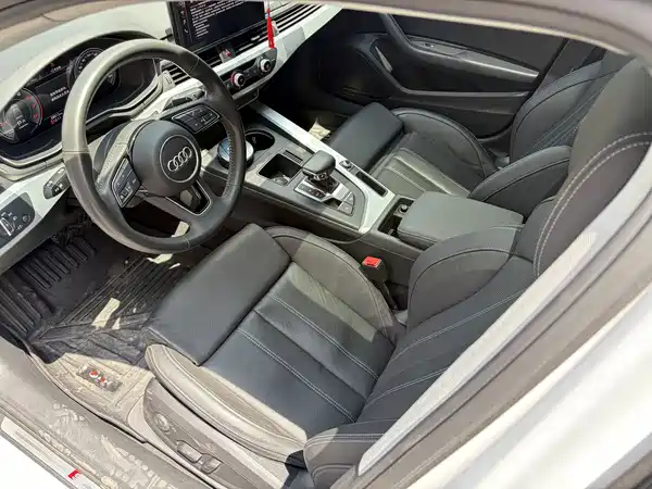 Audi A4L 2021