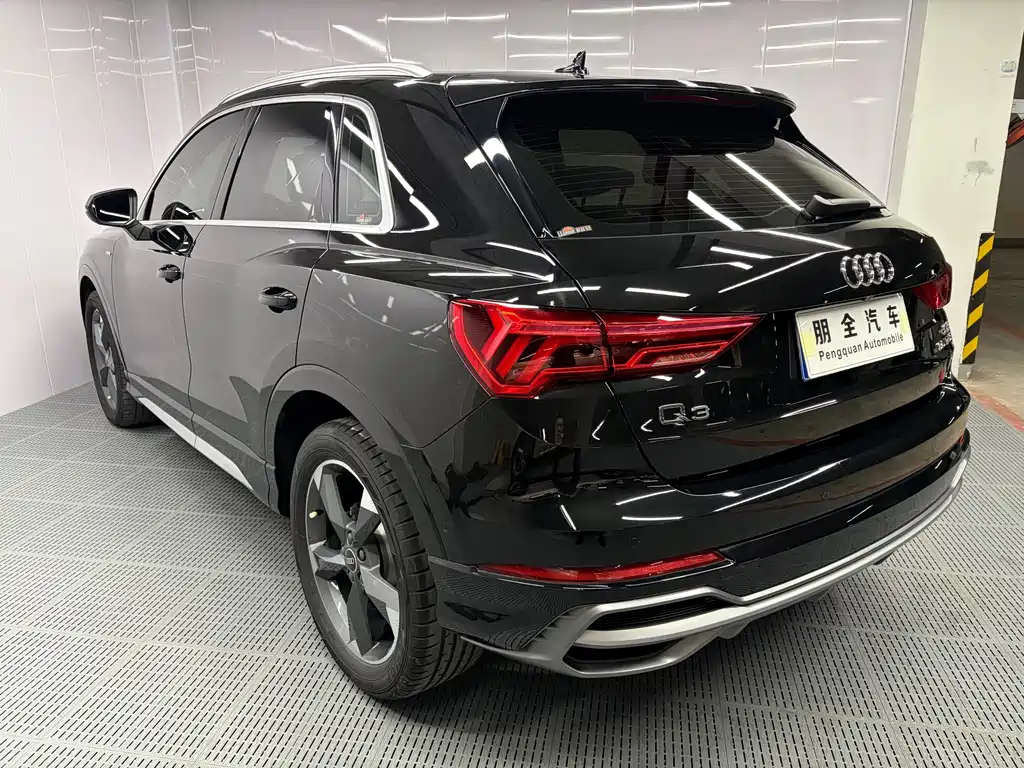 Audi Q3 2022 — фото 16