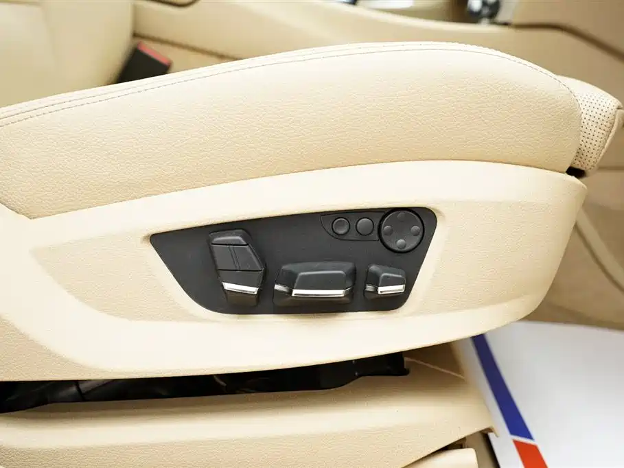 BMW 5 Series GT 2015 — фото 28