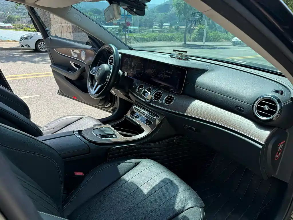 Mercedes-Benz E-Class 2019 — фото 9