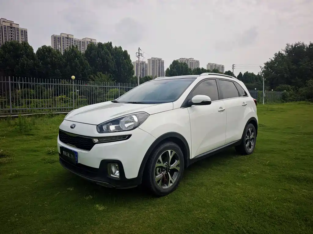 Kia KX3 Proud Running 2015