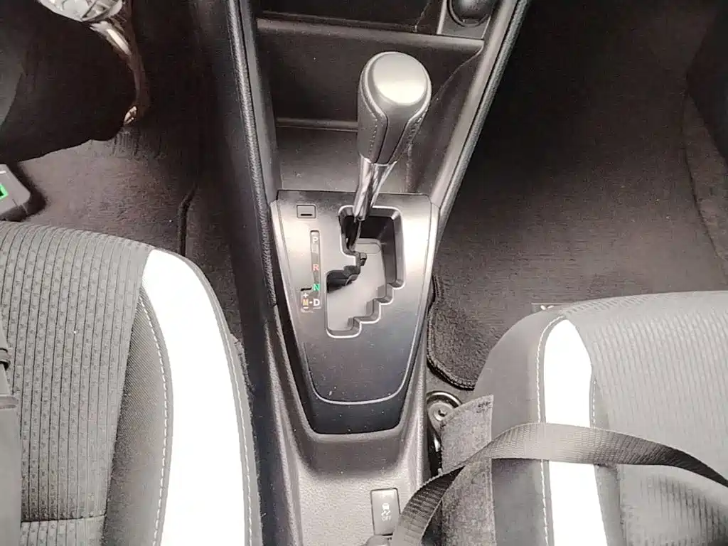 Toyota Yaris L 2021 — фото 14