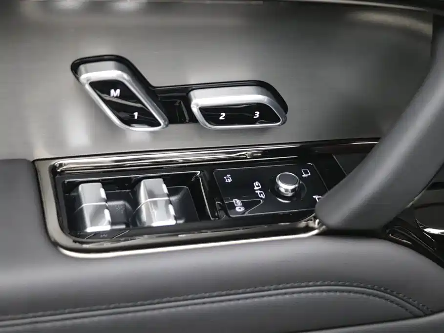 Land Rover Sport 2024 — фото 12