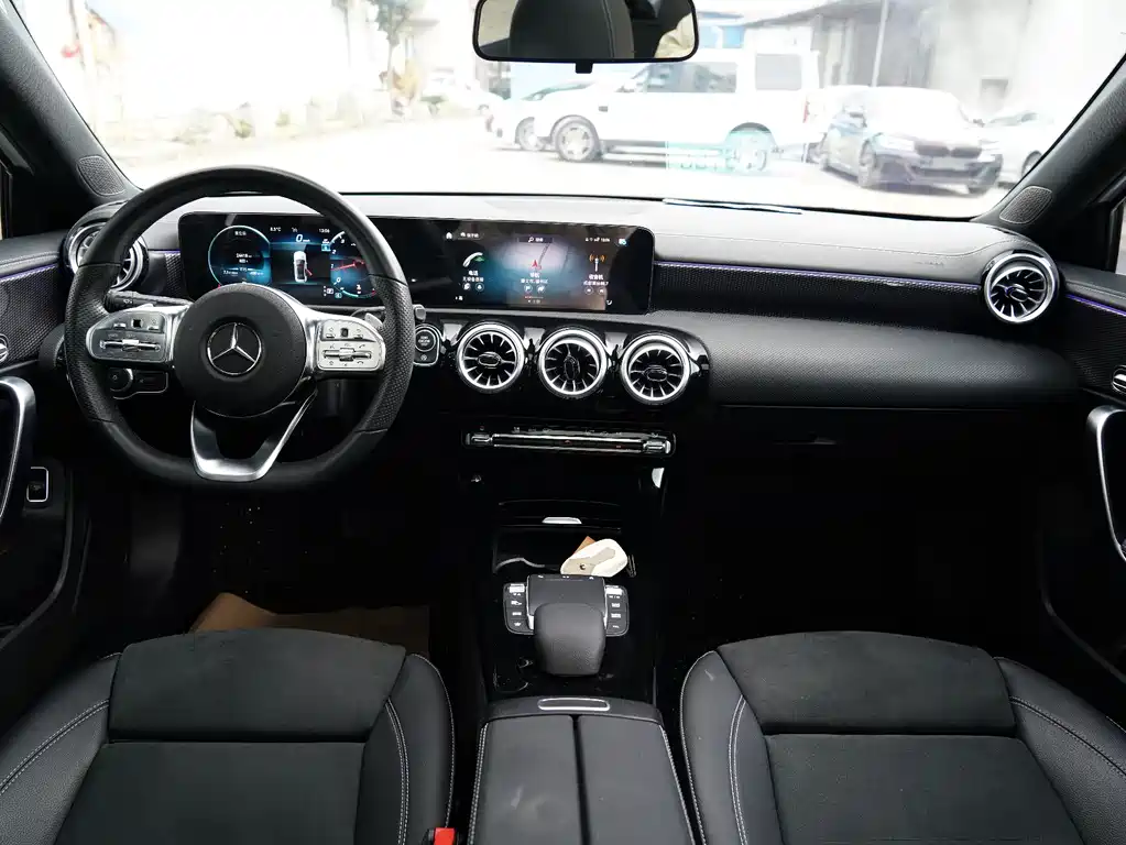 Mercedes-Benz A-Class 2023 — фото 5