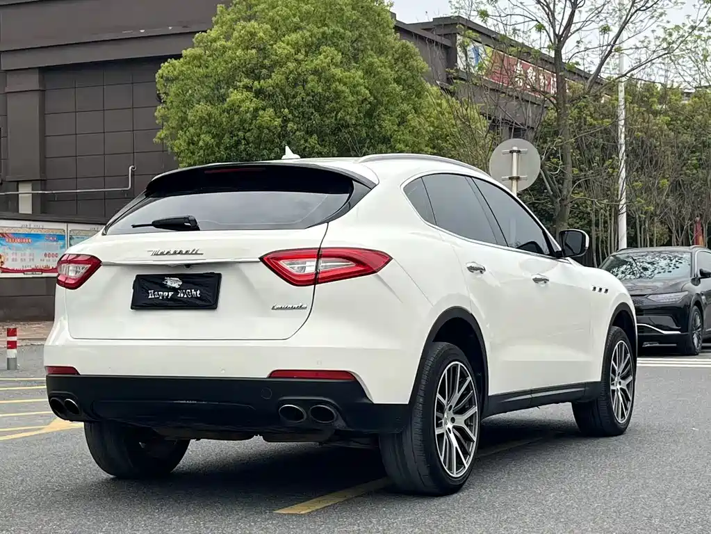Maserati Levante 2018 — фото 6