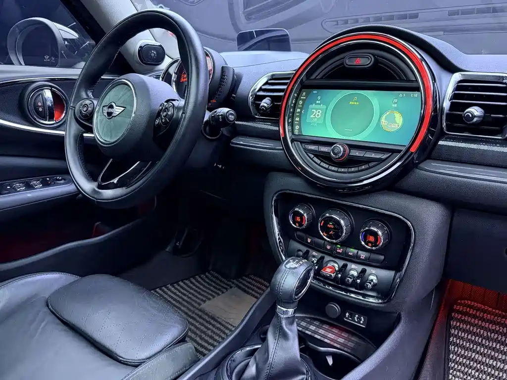 MINI Clubman 2017 — фото 17