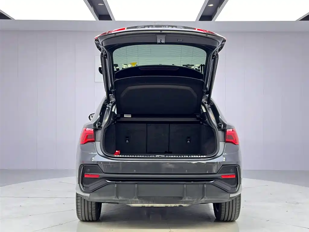 Audi Q3 Sportback 2023 — фото 9