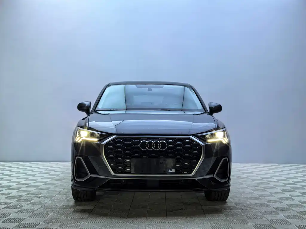 Audi Q3 Sportback 2022 — фото 2