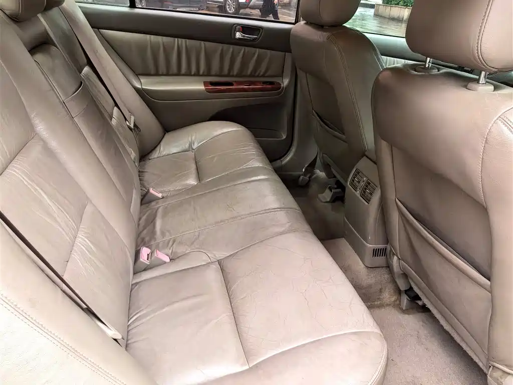 Toyota Camry 2004 — фото 7
