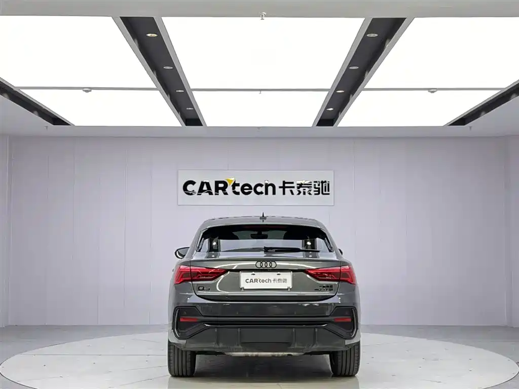 Audi Q3 Sportback 2023 — фото 4