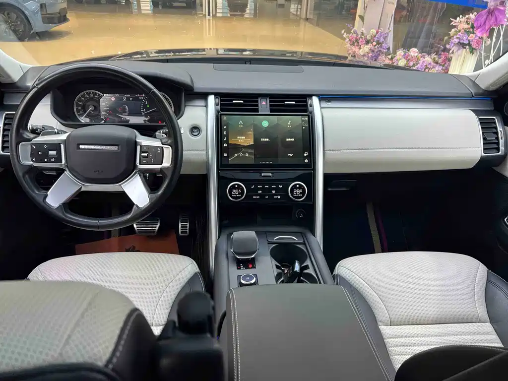 Land Rover Discovery 2023 — фото 20