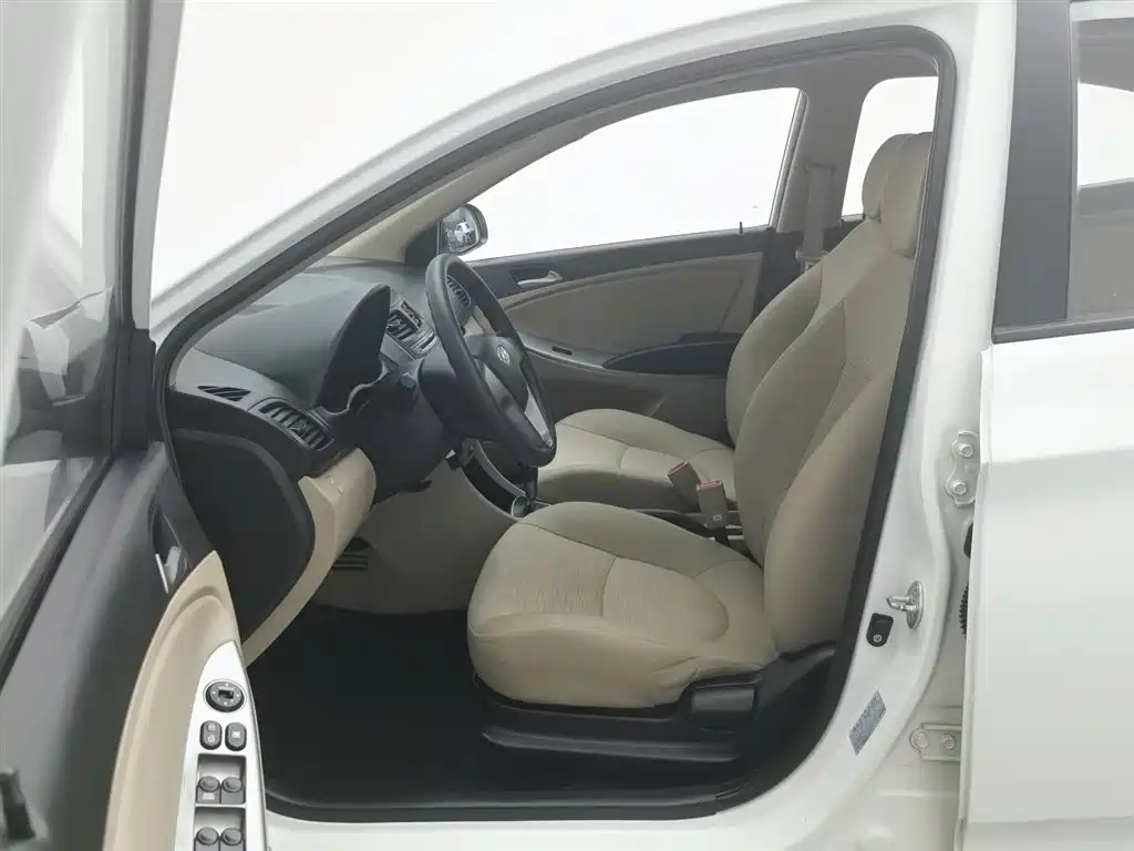 Hyundai Verna 2016 — фото 10