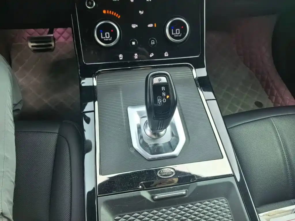 Land Rover Range Rover Evoque 2021 — фото 10