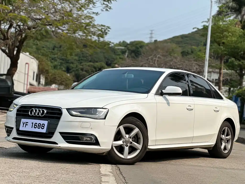 Audi A4L 2014 — фото 1