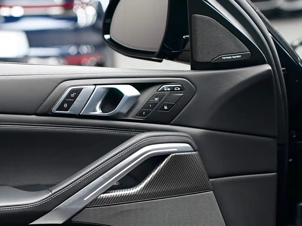 BMW X6 M 2021 — фото 13