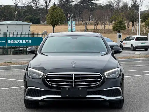 Mercedes-Benz E-Class 2022