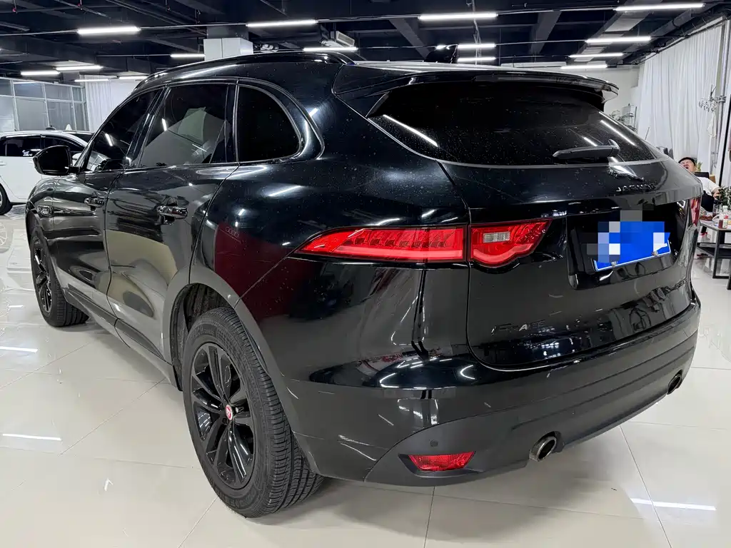 Jaguar F-PACE 2018 — фото 6