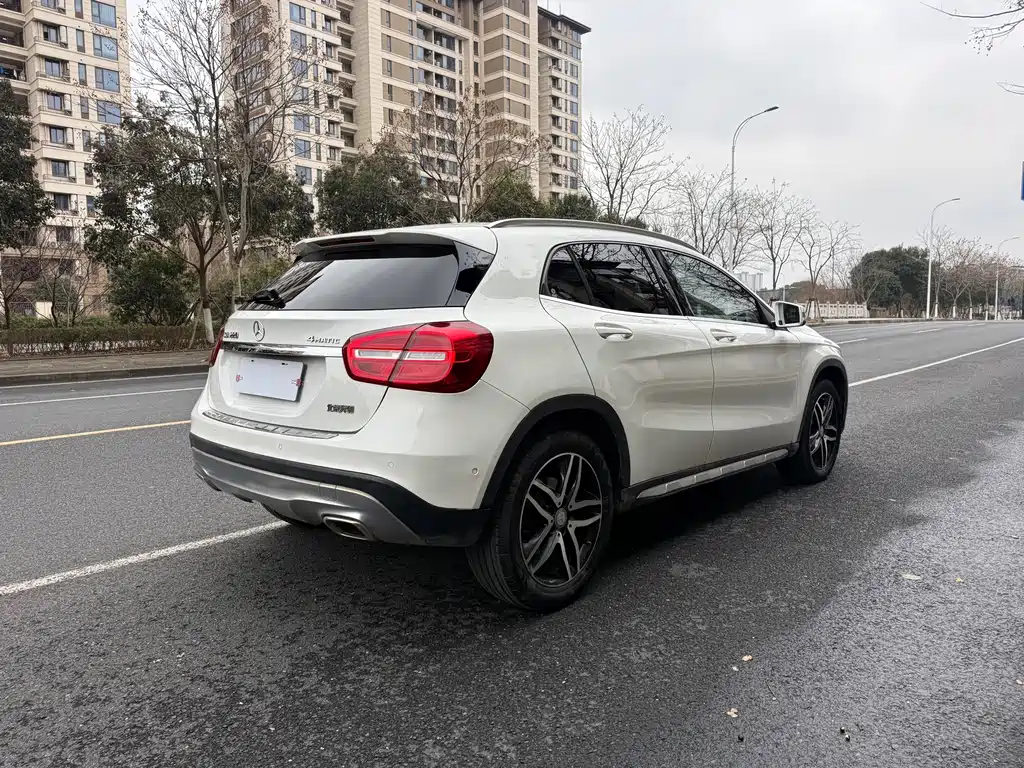 Mercedes-Benz GLA 2017 — фото 11