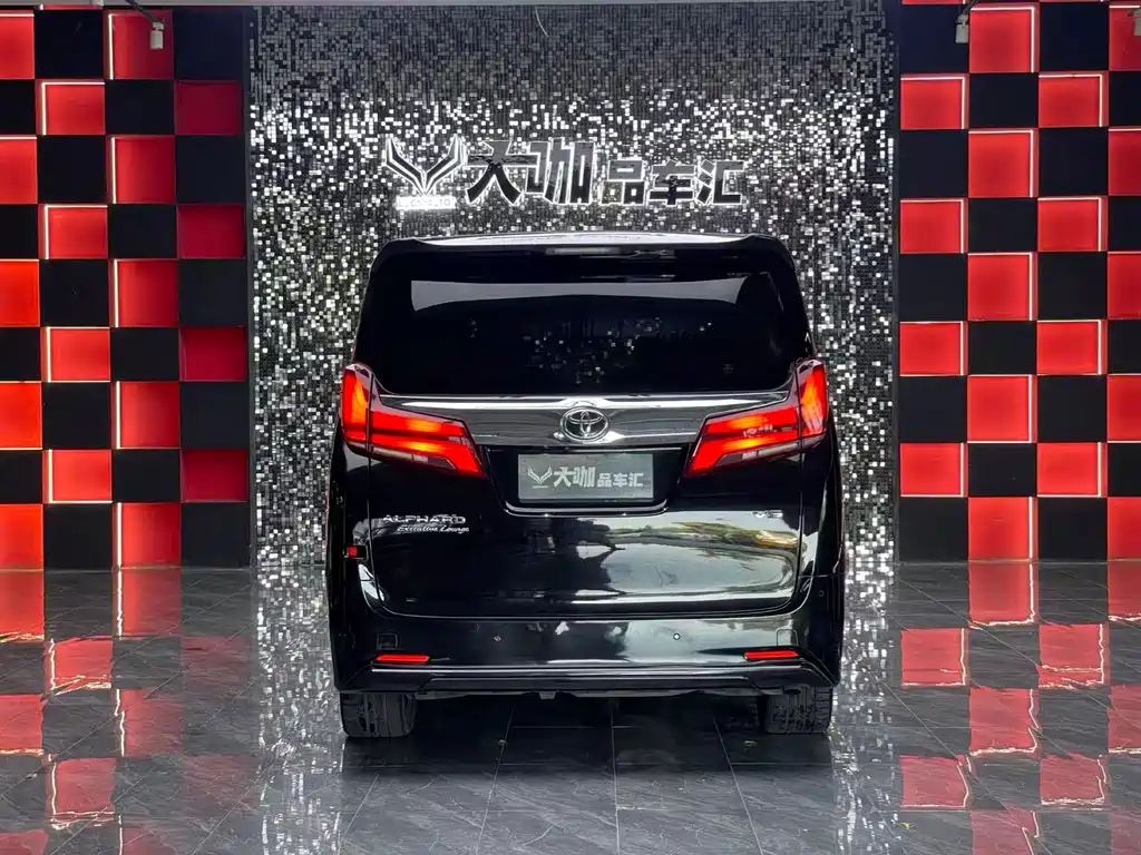 Toyota Alphard 2018 — фото 5