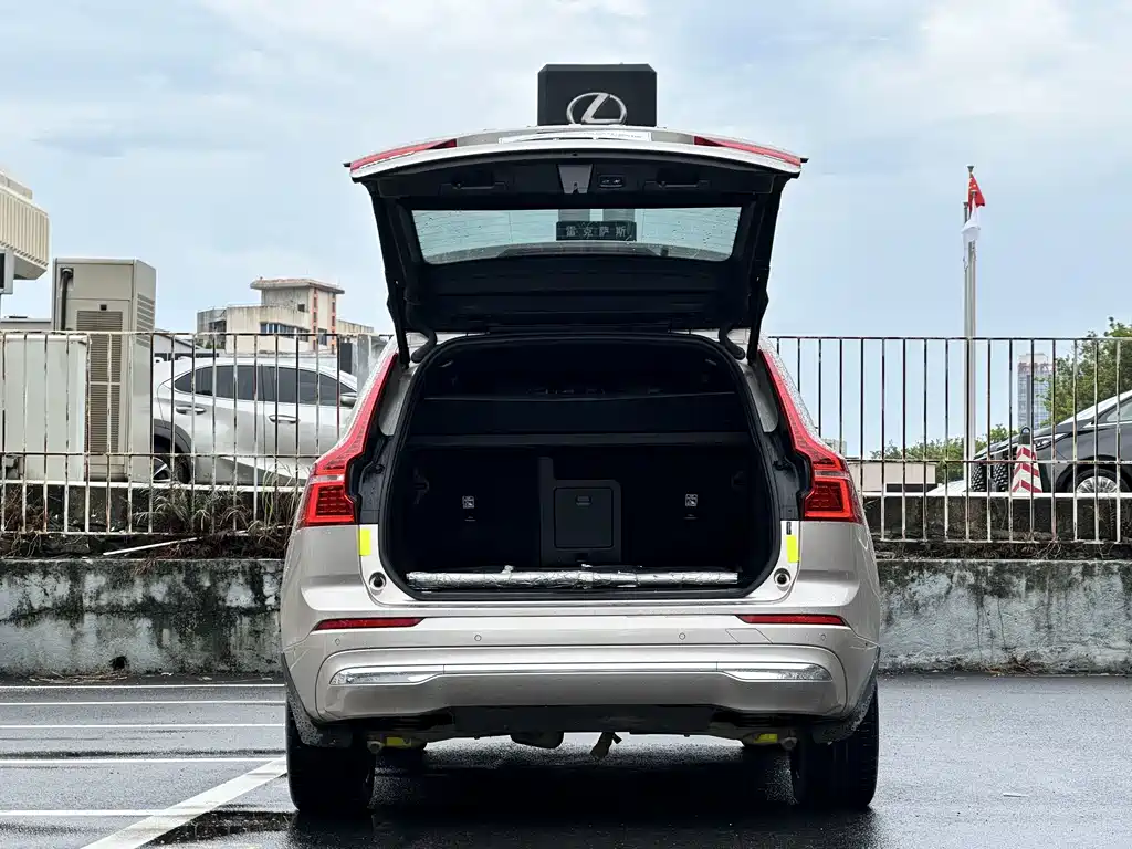 Volvo XC60 PHEV 2024 — фото 6