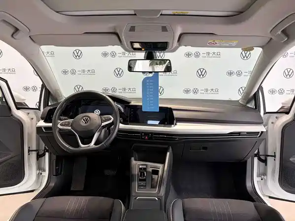 Volkswagen Golf 2024