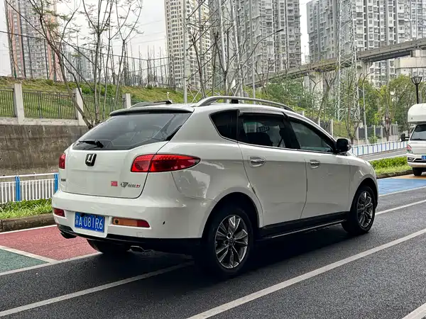 Luxgen Da7 SUV 2014