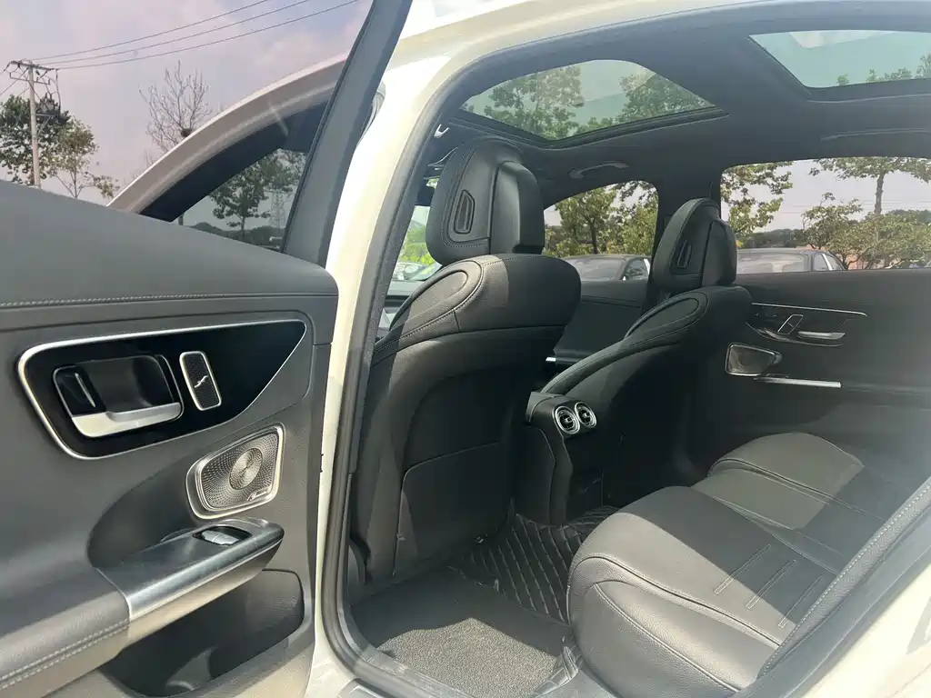 Mercedes-Benz C-Class 2023