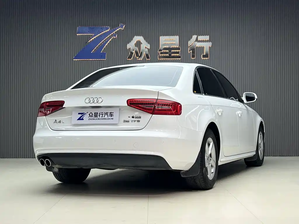 Audi A4L 2015