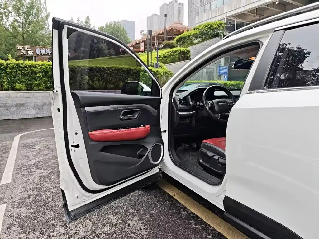 Haval H2s 2018 — фото 13