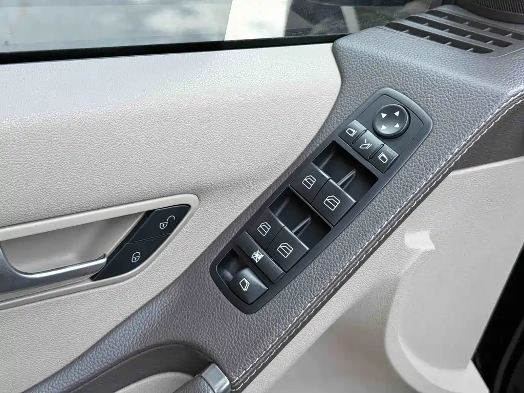 Mercedes-Benz R-Class 2014 — фото 15