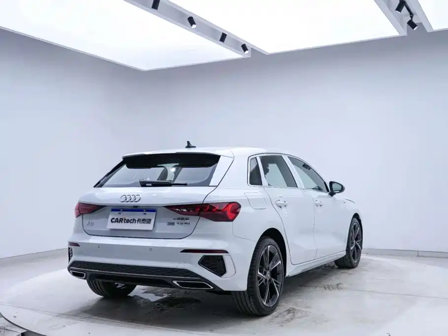 Audi A3 2023 — фото 12