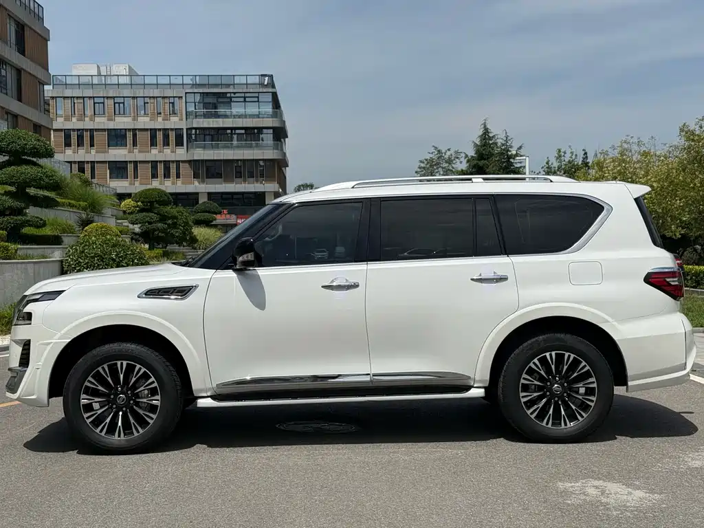 Nissan Patrol 2020 — фото 11
