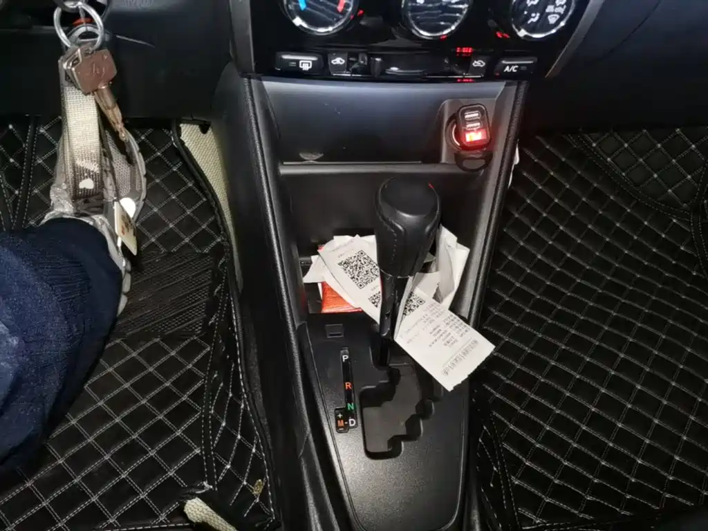Toyota Yaris L 2019 — фото 14